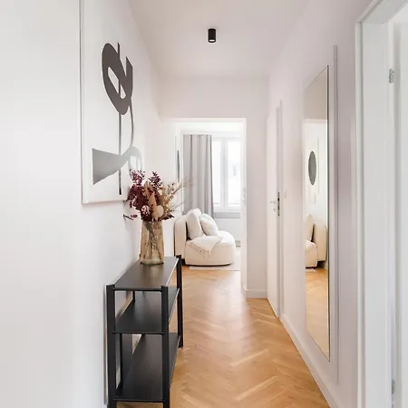 Apartment Krasinski Garden Superior By Bookinghost *