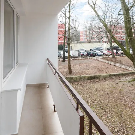 Krasinski Garden Superior By Bookinghost Appartement *