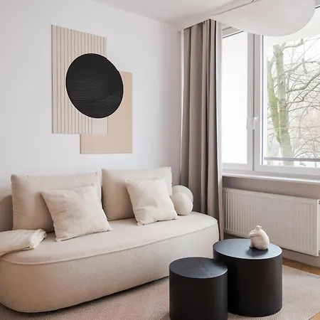 Krasinski Garden Superior By Bookinghost Appartement *