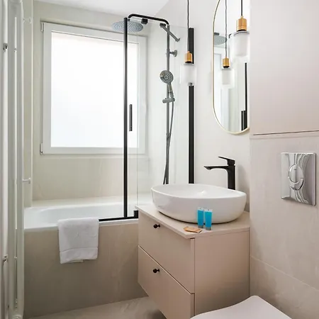 Krasinski Garden Superior By Bookinghost